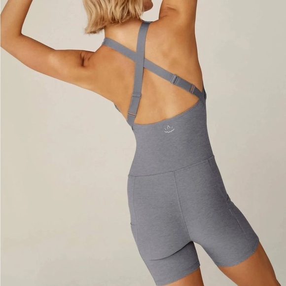 Beyond Yoga Cloud Grey Space Dye Get Up And Go Sleeveless Romper - Picture 5 of 14